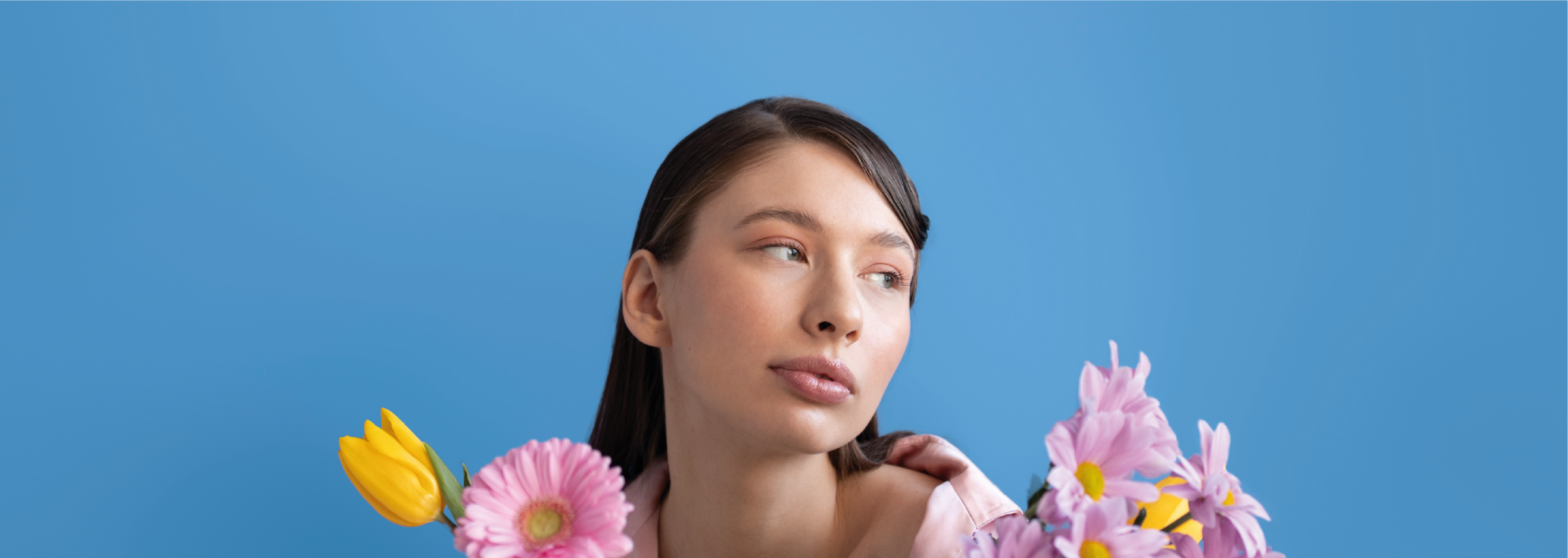 Hidratar la piel es importante antes y después de un tratamiento de belleza